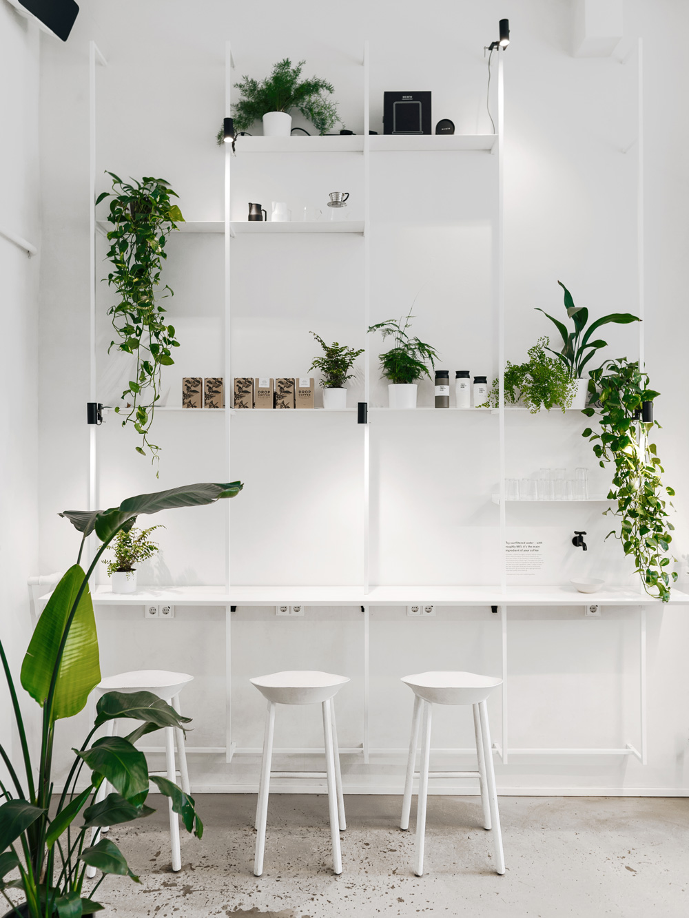 wall shelf at Tornqvist Coffee Hamburg designed by AENY