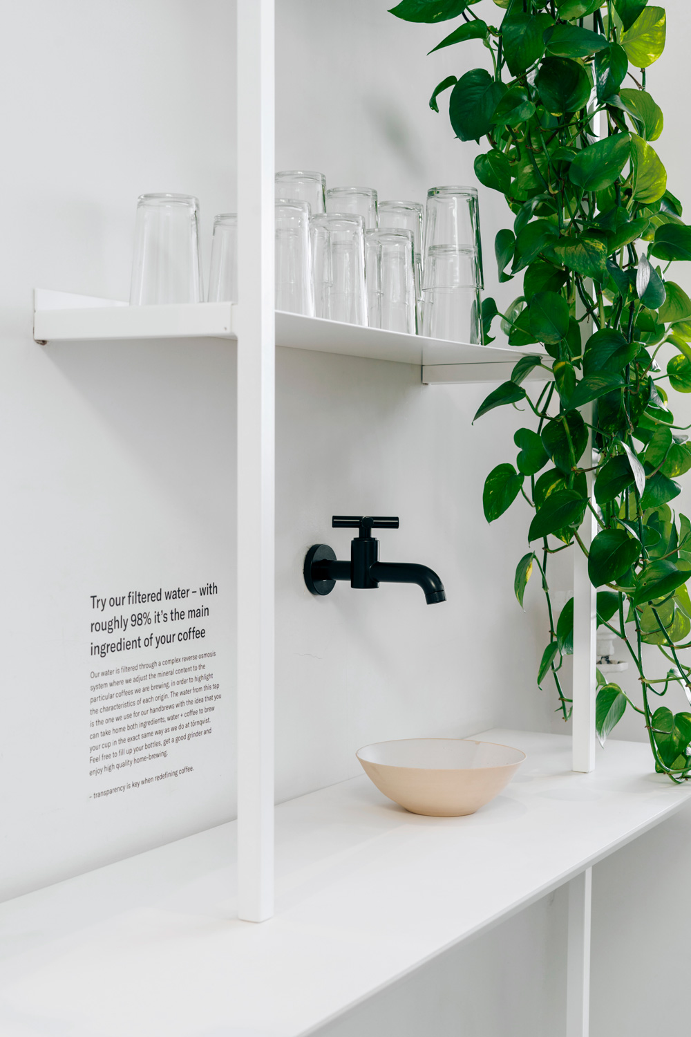 wall shelf at Tornqvist Coffee Hamburg designed by AENY